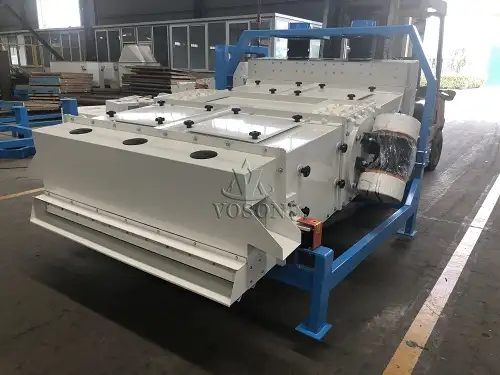 Grain cleaning machine for maize and rice processing