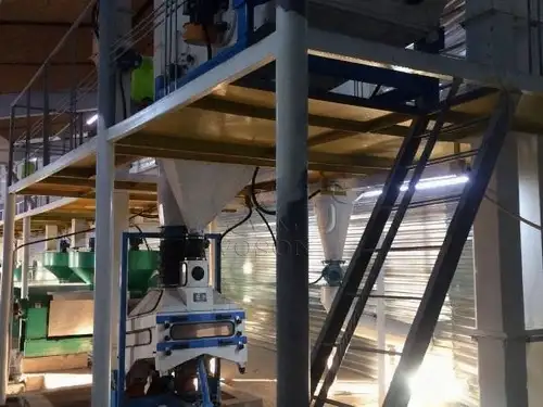 Cottonseed cleaning and dehulling equipment in Voson plant