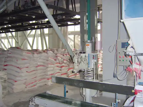 Automatic flour packing machine in 160TPD wheat milling project