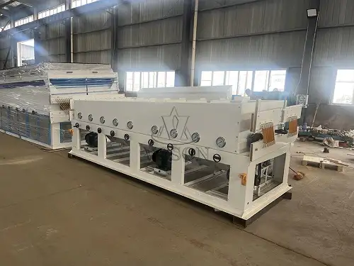 Gravity separator machine for seed and grain cleaning